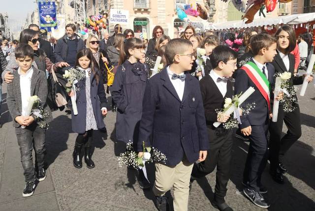 In processione per sant'Agata e con i ceri, i "baby" amministratori di Caltagirone